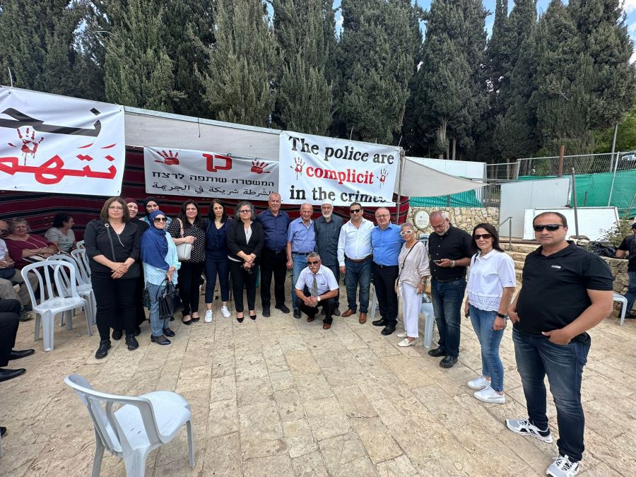 خيمة الاعتصام ضد العنف والجريمة: بدء الاستعدادات للمظاهرة الشعبية الكبيرة